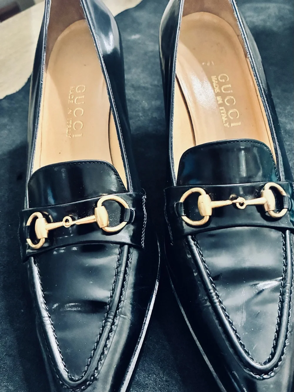 Gucci Black Leather Horsebit Loafers with Gold Hardware - Picture 1 of 8